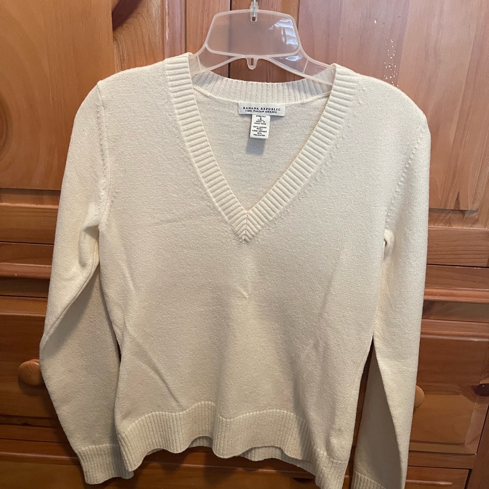 Banana Republic Ivory Merino V Neck Sweater Sz S